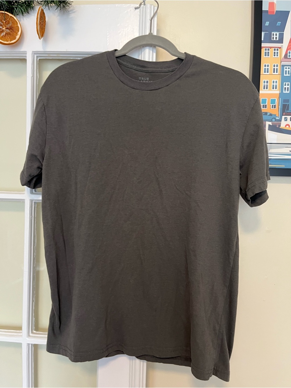 True Classic Men's Short Sleeve Crew Neck Tee in Gray-Green